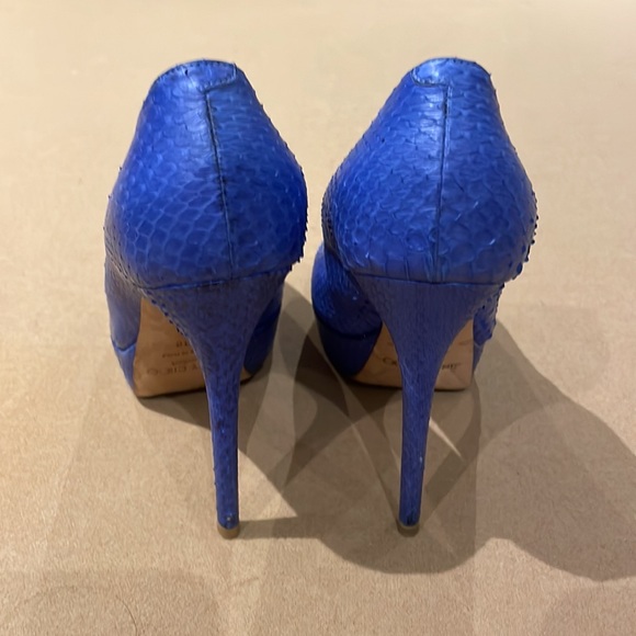 Jimmy choo.  Bright blue. Snakeskin heel.  Size 38 - Picture 3 of 4